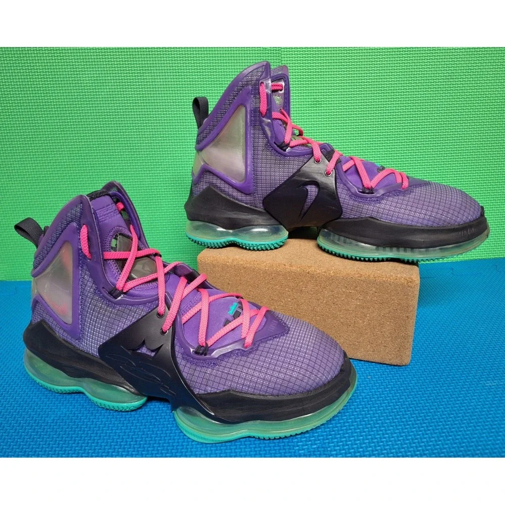 Nike Lebron 19 XIX Sneakers DJ Bron Wild Berry Shoes Us Size 10 Men's CZ0203-500